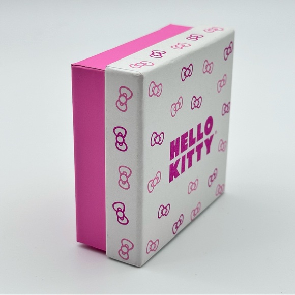 Hello Kitty Matching Bracelet and Earrings Set - Picture 4 of 7